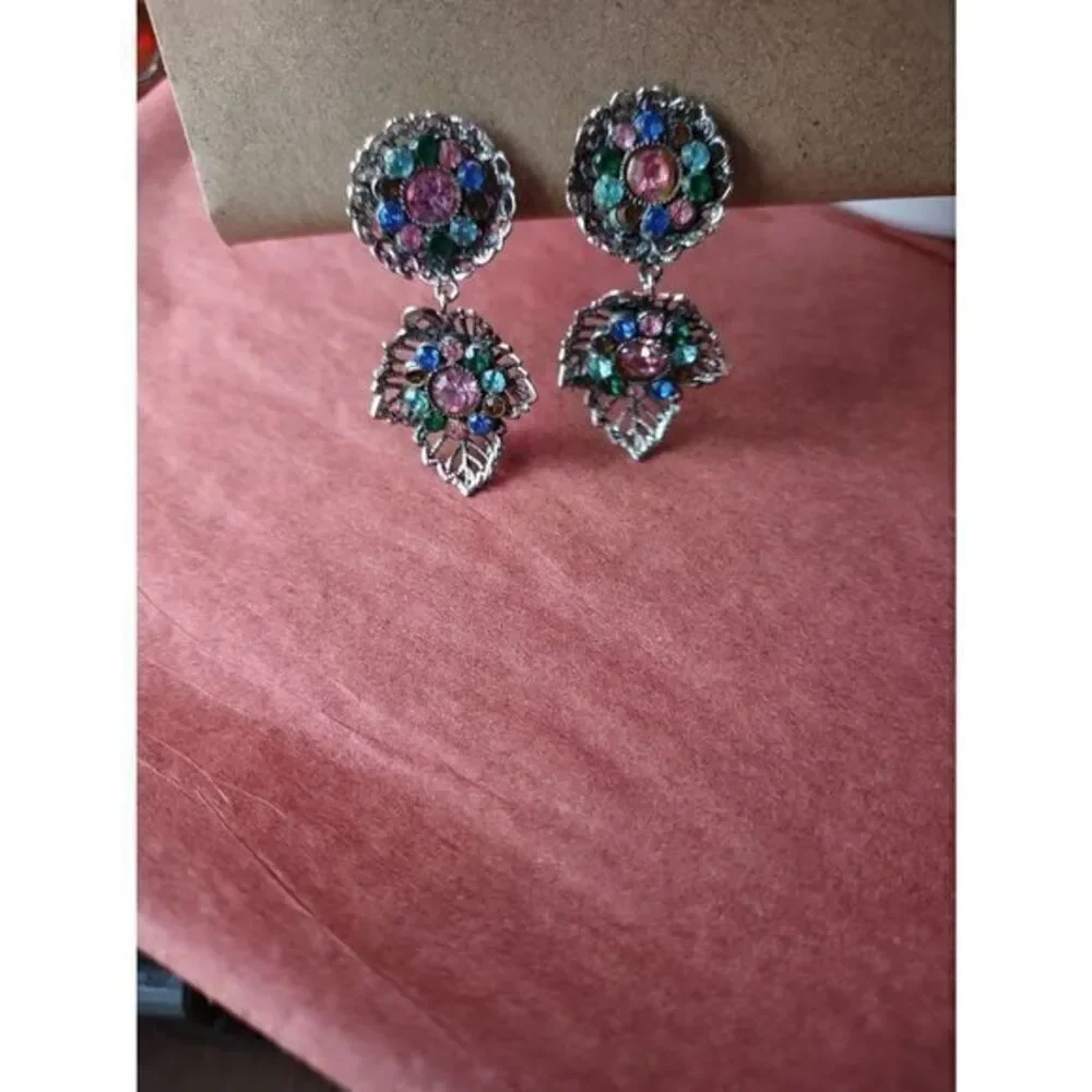 Pastel Rhinestone Dangling Leaf Clip On Earrings Silver Unmarked‎